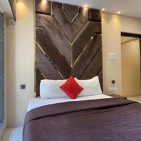 Osi Apartments Bandra West Bombay Eksteriør billede
