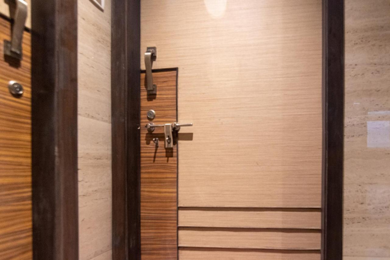 Osi Apartments Bandra West Bombay Eksteriør billede